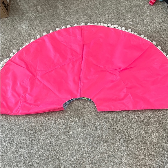 Lilly Pulitzer - Christmas tree skirt - Picture 2 of 5